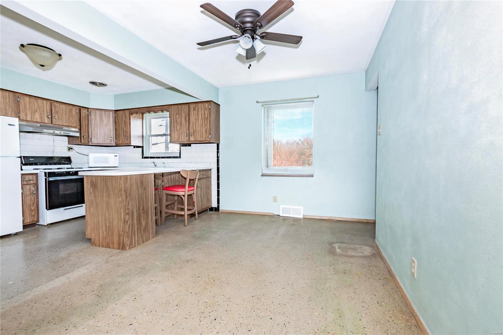 1618 Union Road St. Louis, MO 63125 - Photo 8 of 30 Gallery Image 8