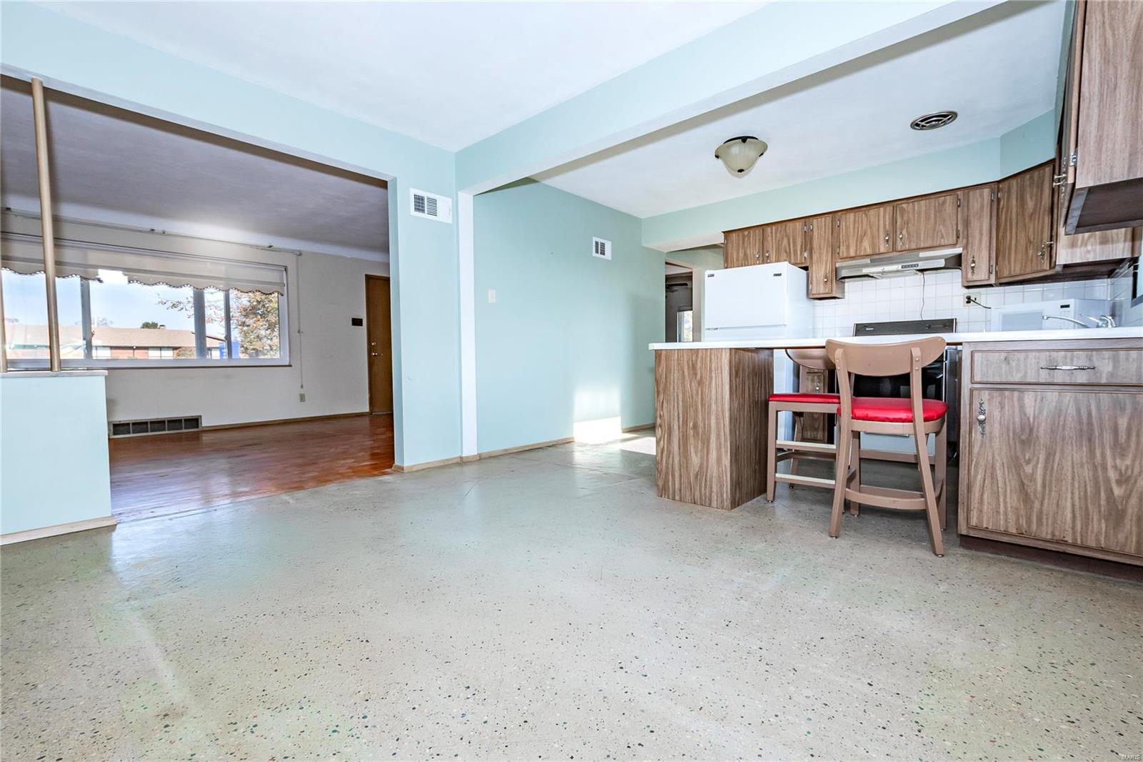 1618 Union Road St. Louis, MO 63125 - Photo 9 of 30 Gallery Image 9