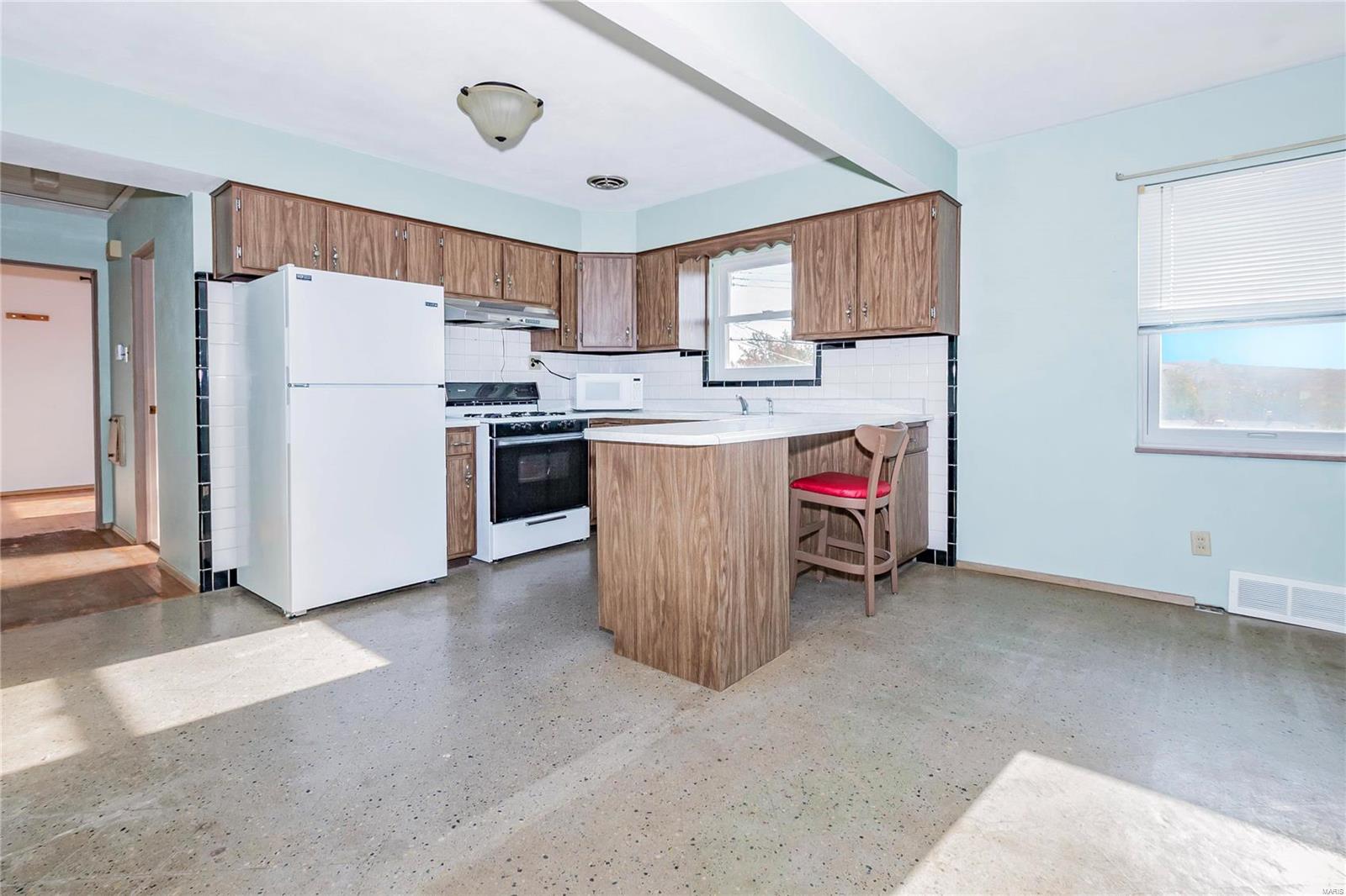 1618 Union Road St. Louis, MO 63125 - Photo 10 of 30 Gallery Image 10