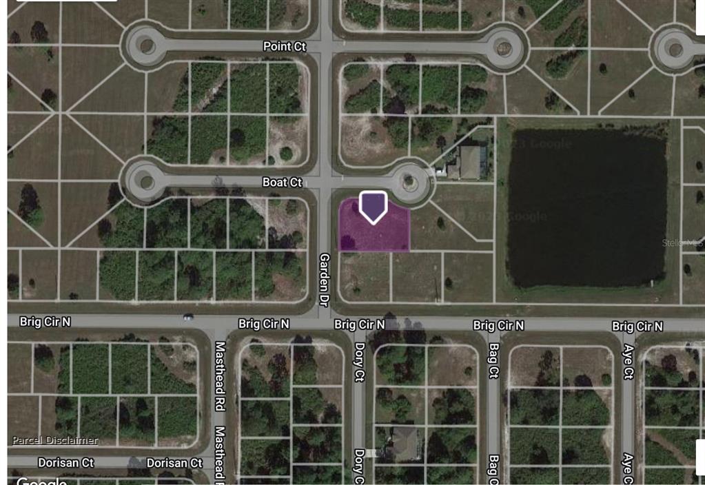 a sign that is on the wall of a building