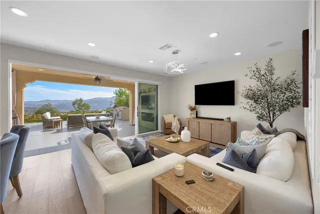 $2,099,000 | 7 Paladino Court, Rancho Mission Viejo, CA 92694