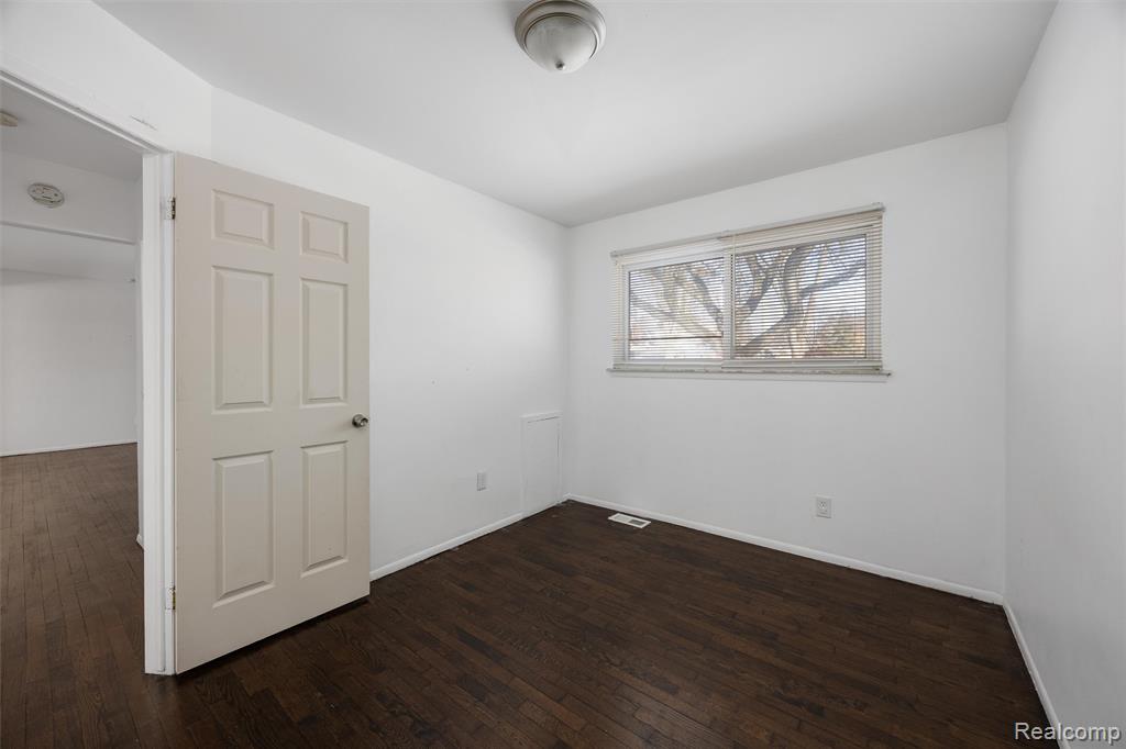 4348 Martin Road Warren, MI 48092 - Photo 12 of 20