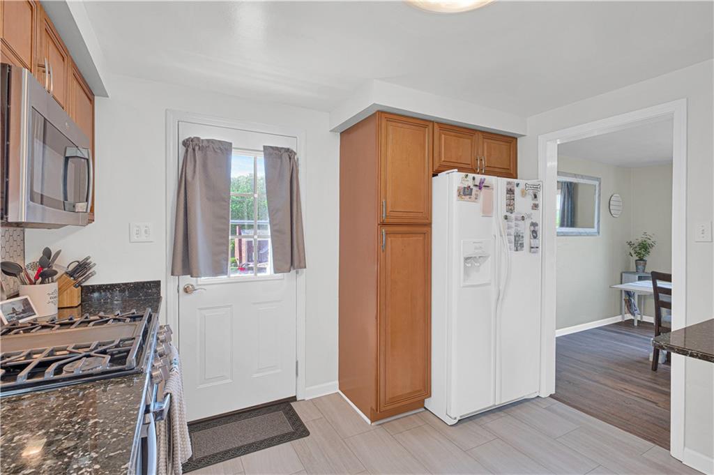 4131 Highgrove Road Pittsburgh, PA 15236 - Photo 12 of 25 Gallery Image 12