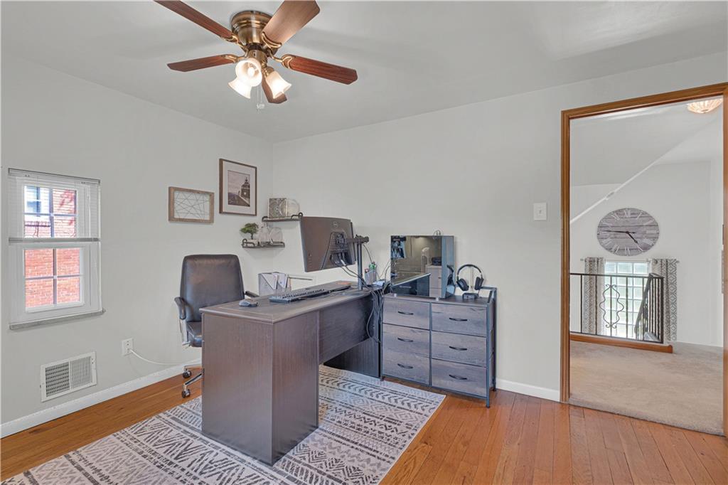 4131 Highgrove Road Pittsburgh, PA 15236 - Photo 17 of 25 Gallery Image 17