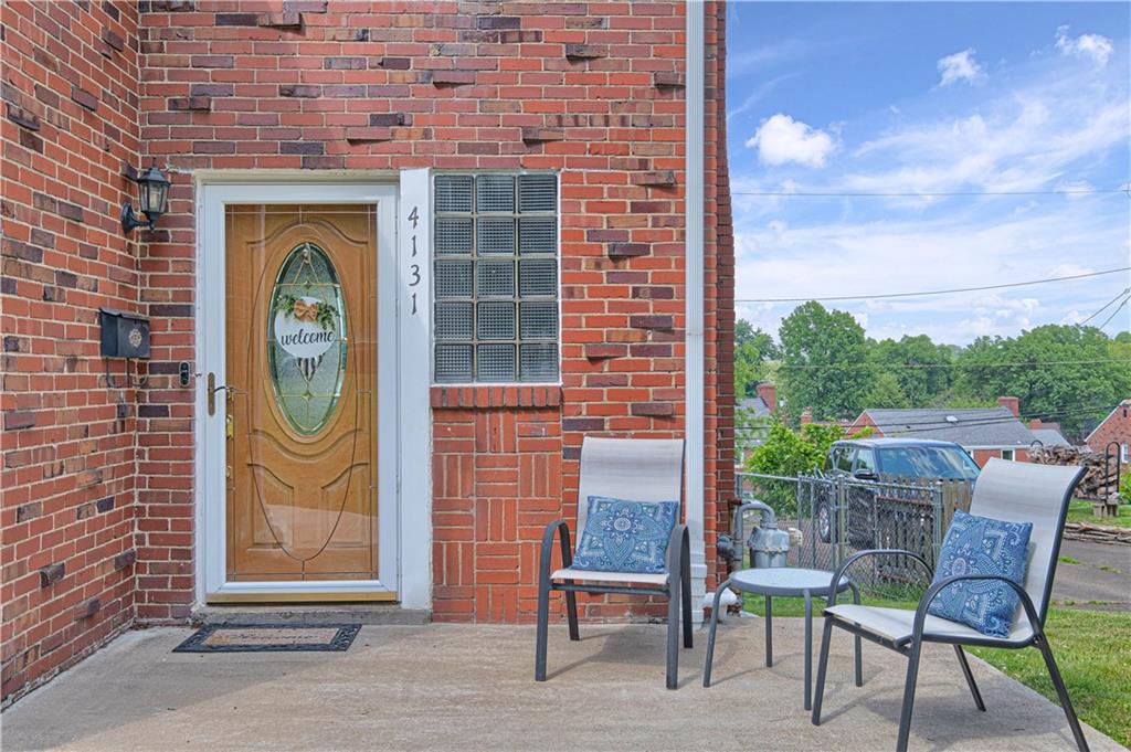 4131 Highgrove Road Pittsburgh, PA 15236 - Photo 3 of 25 Gallery Image 3