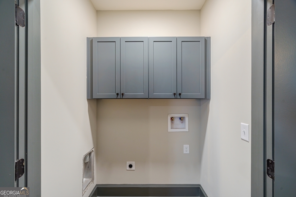 34 Depot Street, Unit 11 Hartwell, GA 30643 - Photo 17 of 21 a view of cupboard