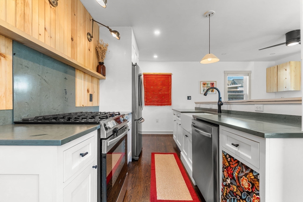 39 Topsfield Road Ipswich, MA 01938 - Photo 14 of 40