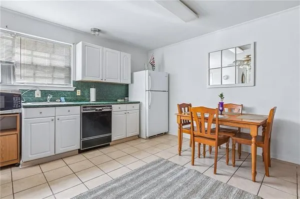 $590,000 | 4924 Sanford Street, Metairie, LA 70006