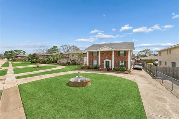$590,000 | 4924 Sanford Street, Metairie, LA 70006