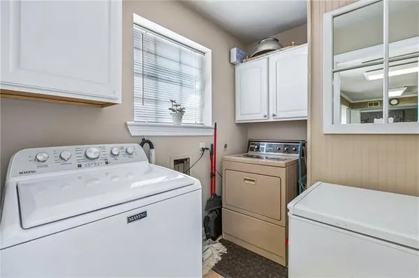 $590,000 | 4924 Sanford Street, Metairie, LA 70006