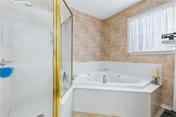 $590,000 | 4924 Sanford Street, Metairie, LA 70006