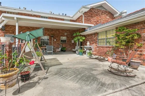 $590,000 | 4924 Sanford Street, Metairie, LA 70006