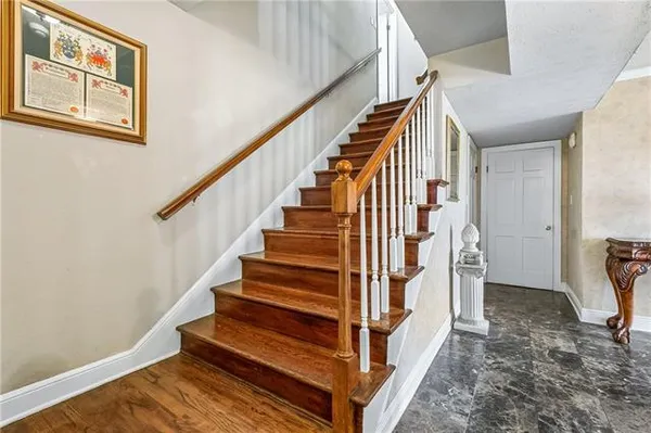 $590,000 | 4924 Sanford Street, Metairie, LA 70006