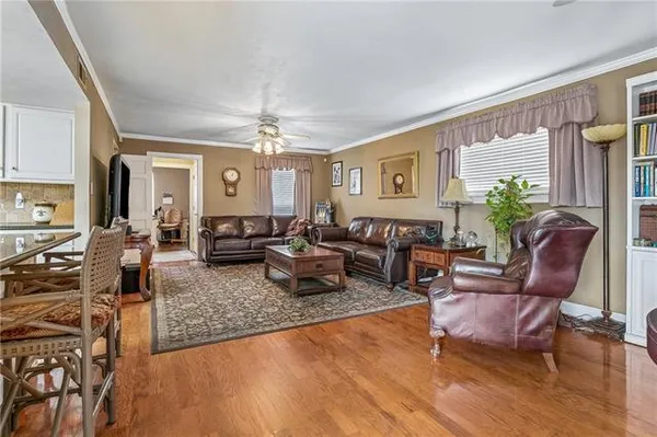 $590,000 | 4924 Sanford Street, Metairie, LA 70006