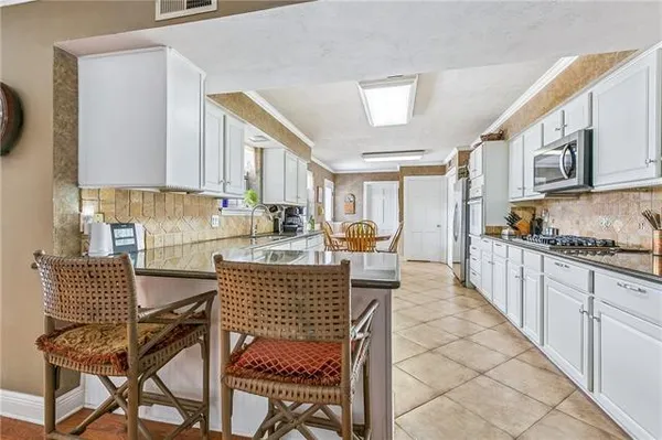 $590,000 | 4924 Sanford Street, Metairie, LA 70006