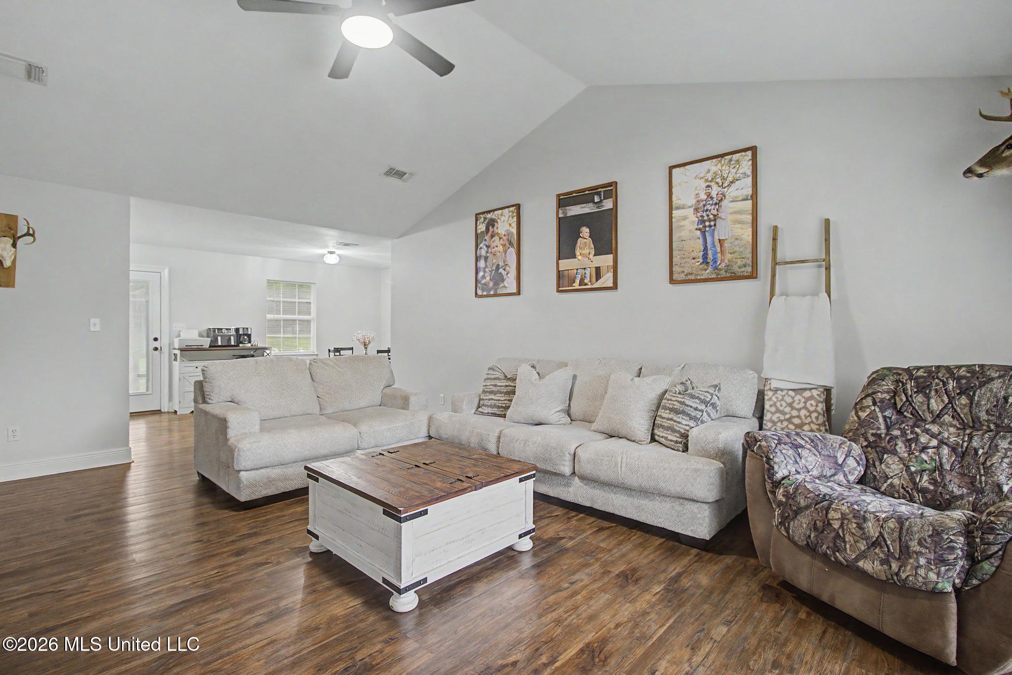 105 Hall Street Wiggins, MS 39577 - Photo 4 of 16 IMG_0757