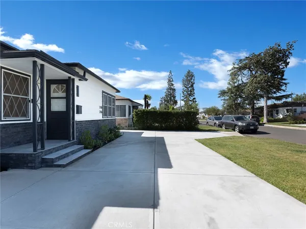 $4,000 | 2108 North Pass Avenue, Burbank, CA 91505