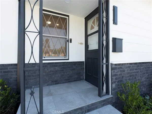 $4,000 | 2108 North Pass Avenue, Burbank, CA 91505