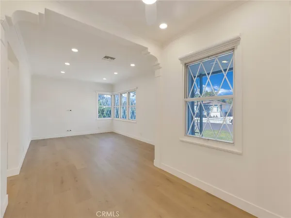 $4,000 | 2108 North Pass Avenue, Burbank, CA 91505