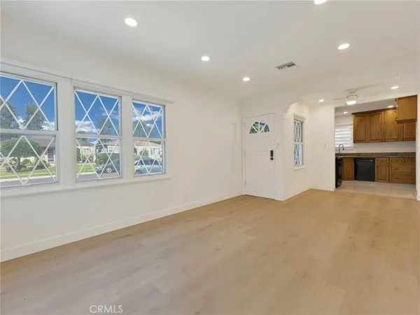 $4,000 | 2108 North Pass Avenue, Burbank, CA 91505