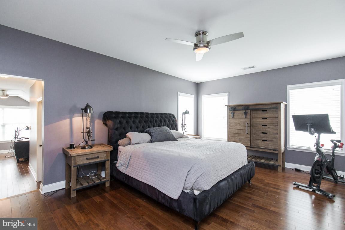 22585 Hammersmith Place Ashburn, VA 20148 - Photo 12 of 30 Hardward Floors In Owners Suite