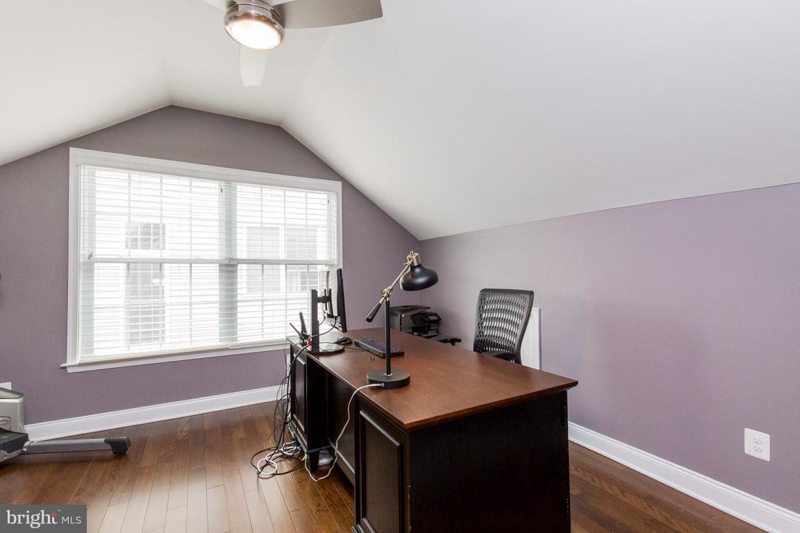 22585 Hammersmith Place Ashburn, VA 20148 - Photo 14 of 30 Den/Office with vaulted ceilings