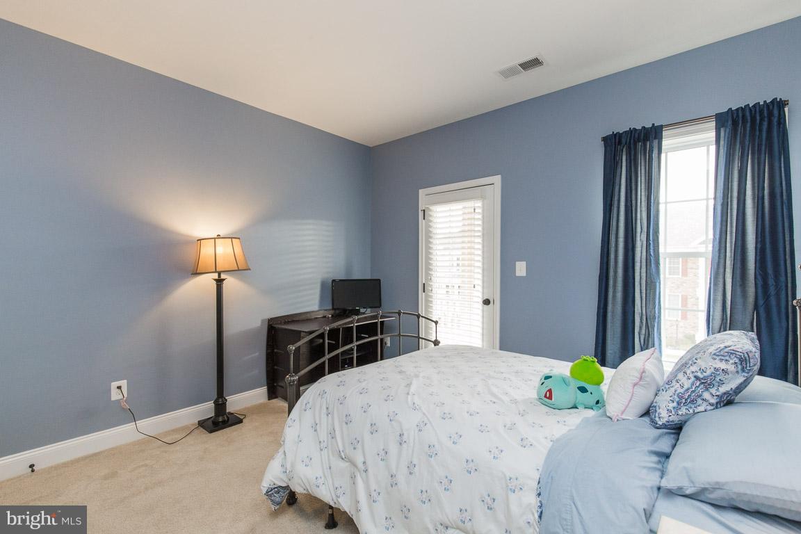22585 Hammersmith Place Ashburn, VA 20148 - Photo 21 of 30 3rd bedroom with access to 2nd level porch...