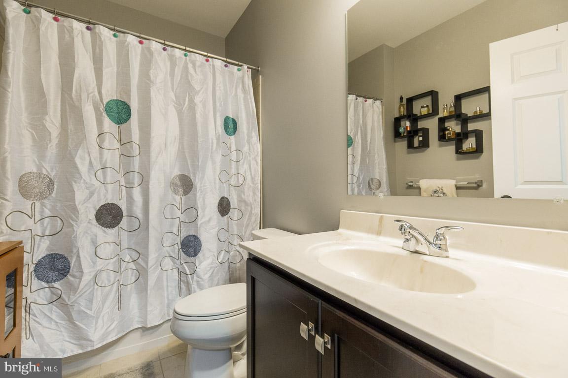 22585 Hammersmith Place Ashburn, VA 20148 - Photo 28 of 30 Basement full bathroom