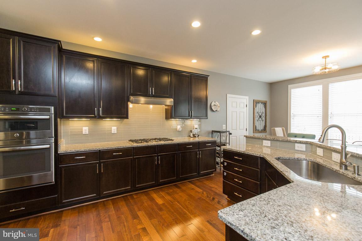 22585 Hammersmith Place Ashburn, VA 20148 - Photo 9 of 30 Stainless Steel Appliances...