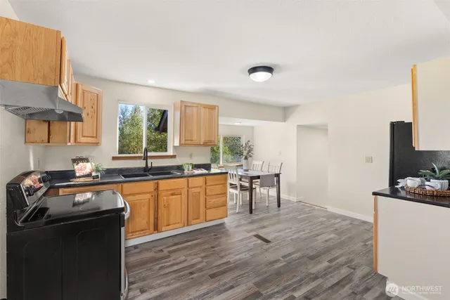 $430,000 | 300 Lincoln Creek Road, Centralia, WA 98531