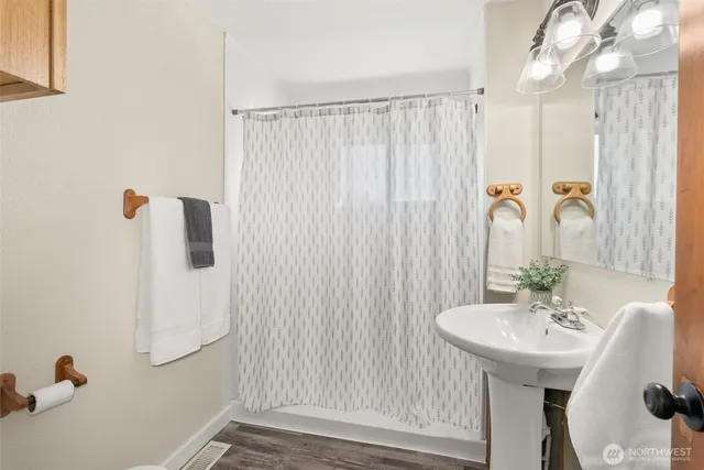 $430,000 | 300 Lincoln Creek Road, Centralia, WA 98531