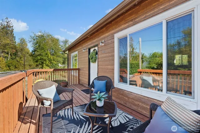 $430,000 | 300 Lincoln Creek Road, Centralia, WA 98531