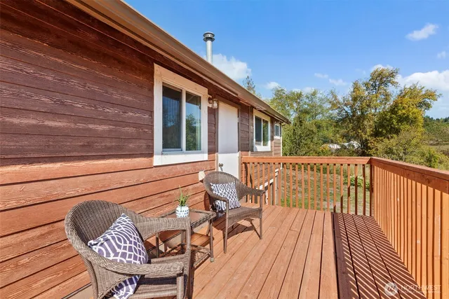 $430,000 | 300 Lincoln Creek Road, Centralia, WA 98531