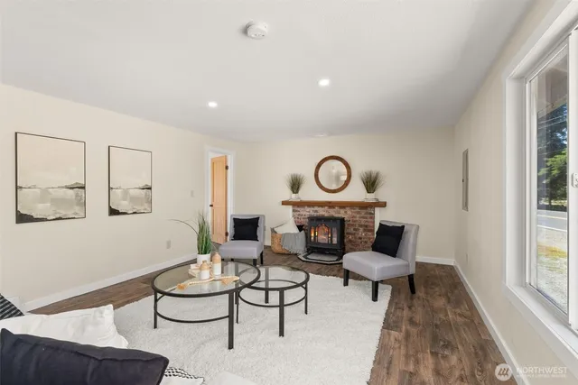 $430,000 | 300 Lincoln Creek Road, Centralia, WA 98531