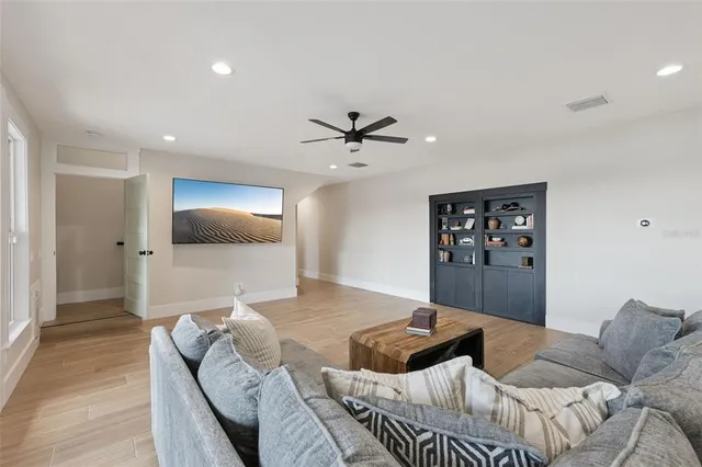 $2,695,000 | 9126 Lake Coventry Court, Gotha, FL 34734