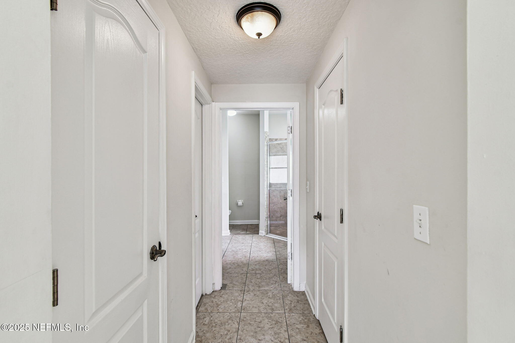 536 Spanish Wells Road Jacksonville, FL 32218 - Photo 17 of 45 a view of a hallway