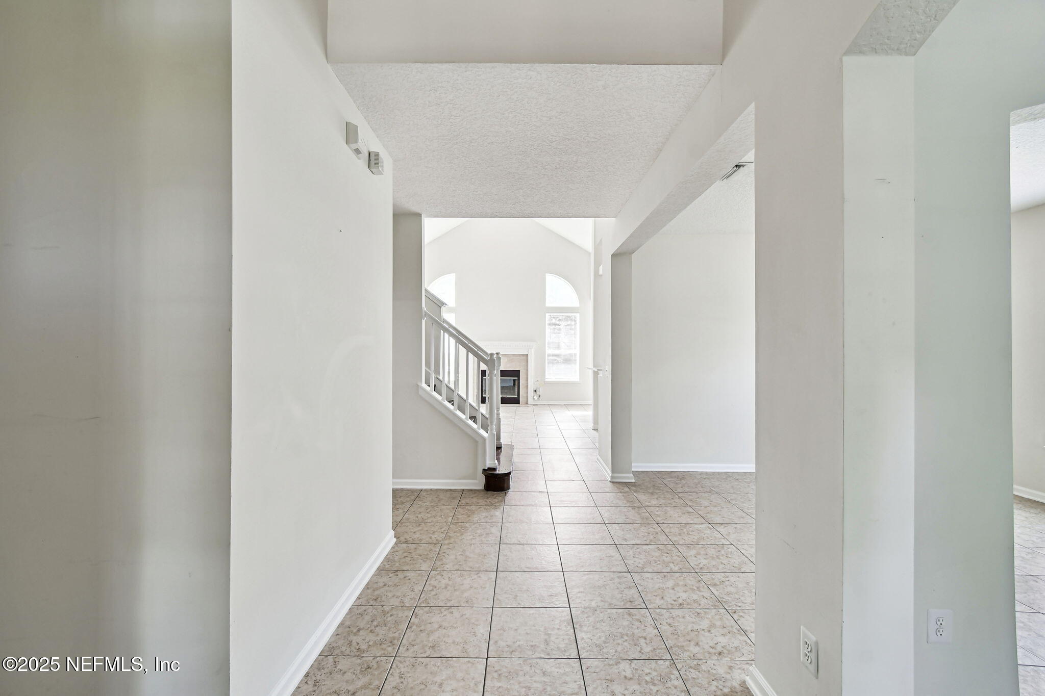536 Spanish Wells Road Jacksonville, FL 32218 - Photo 5 of 45 a view of entryway with white walls