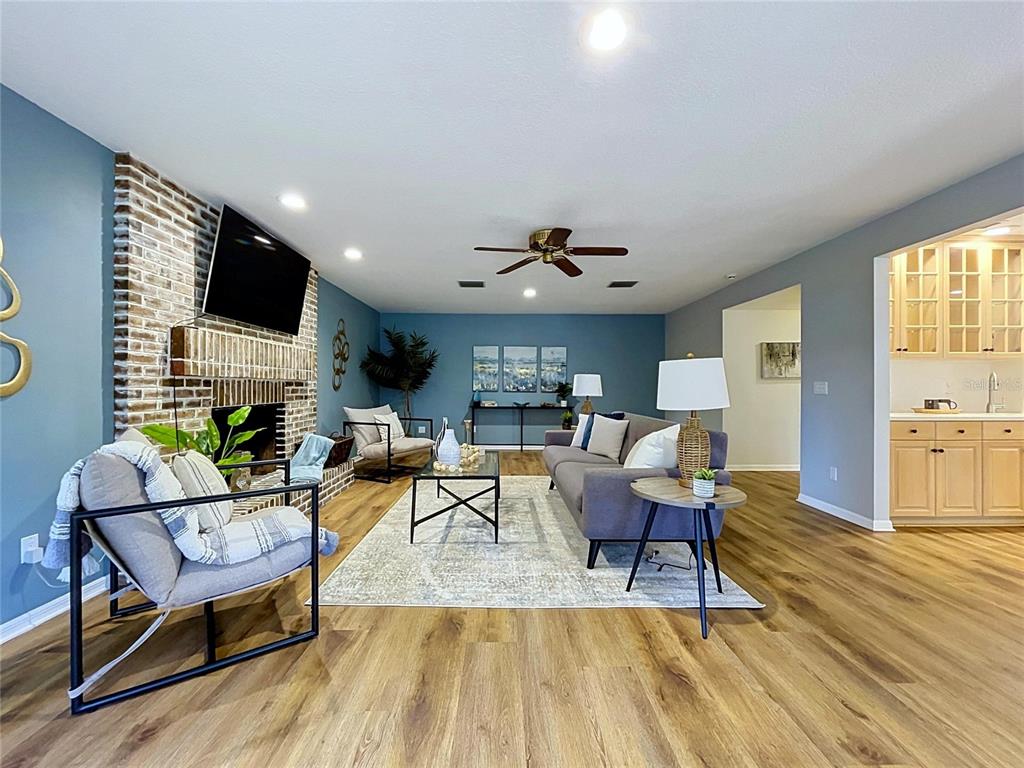 1711 Magdalene Manor Drive Tampa, FL 33613 - Photo 5 of 88
