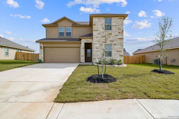 $2,400 | 21266 Watercourse Way, San Antonio, TX 78266