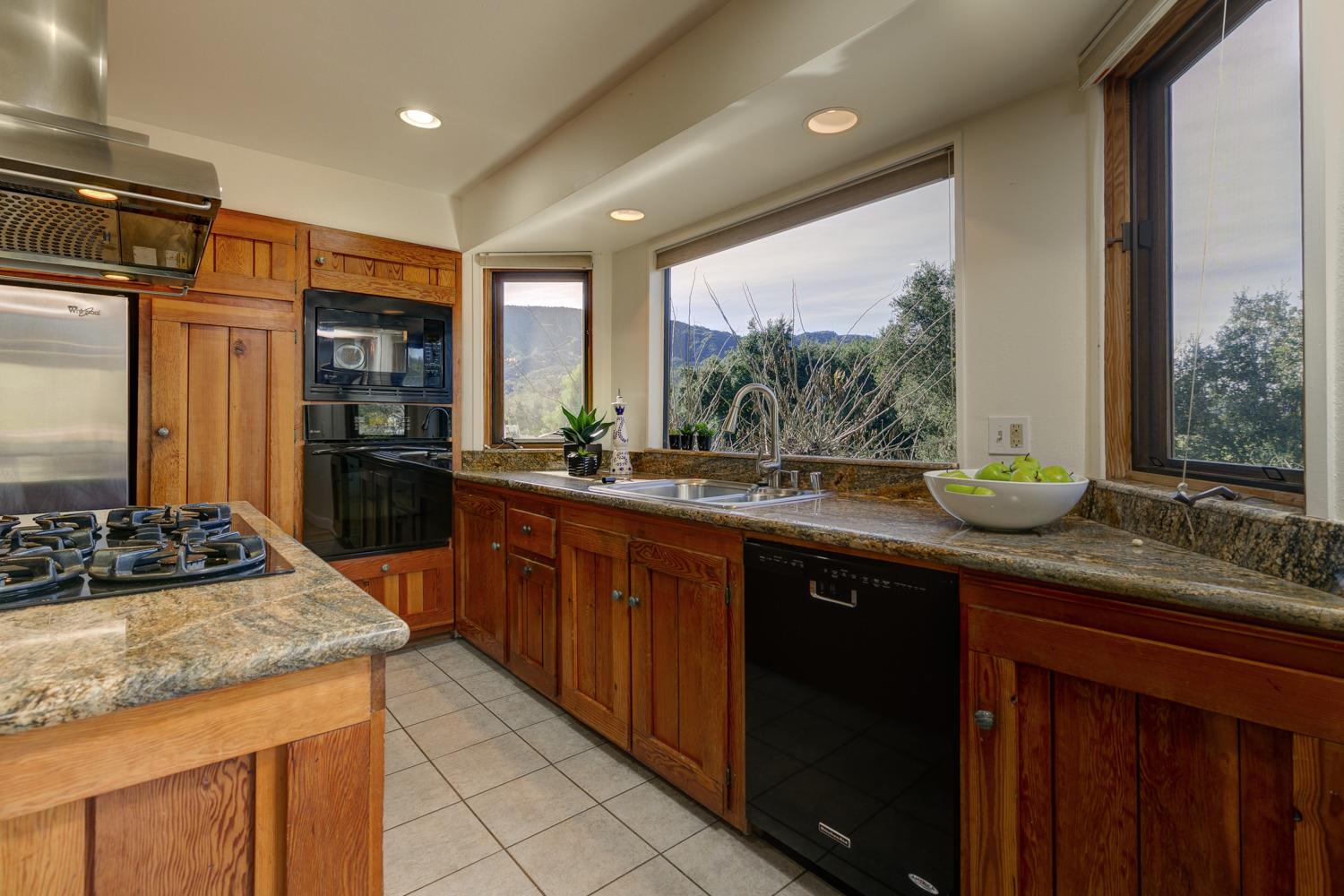 231 Boardman Road Ojai, CA 93023 - Photo 17 of 37 Gallery Image 17