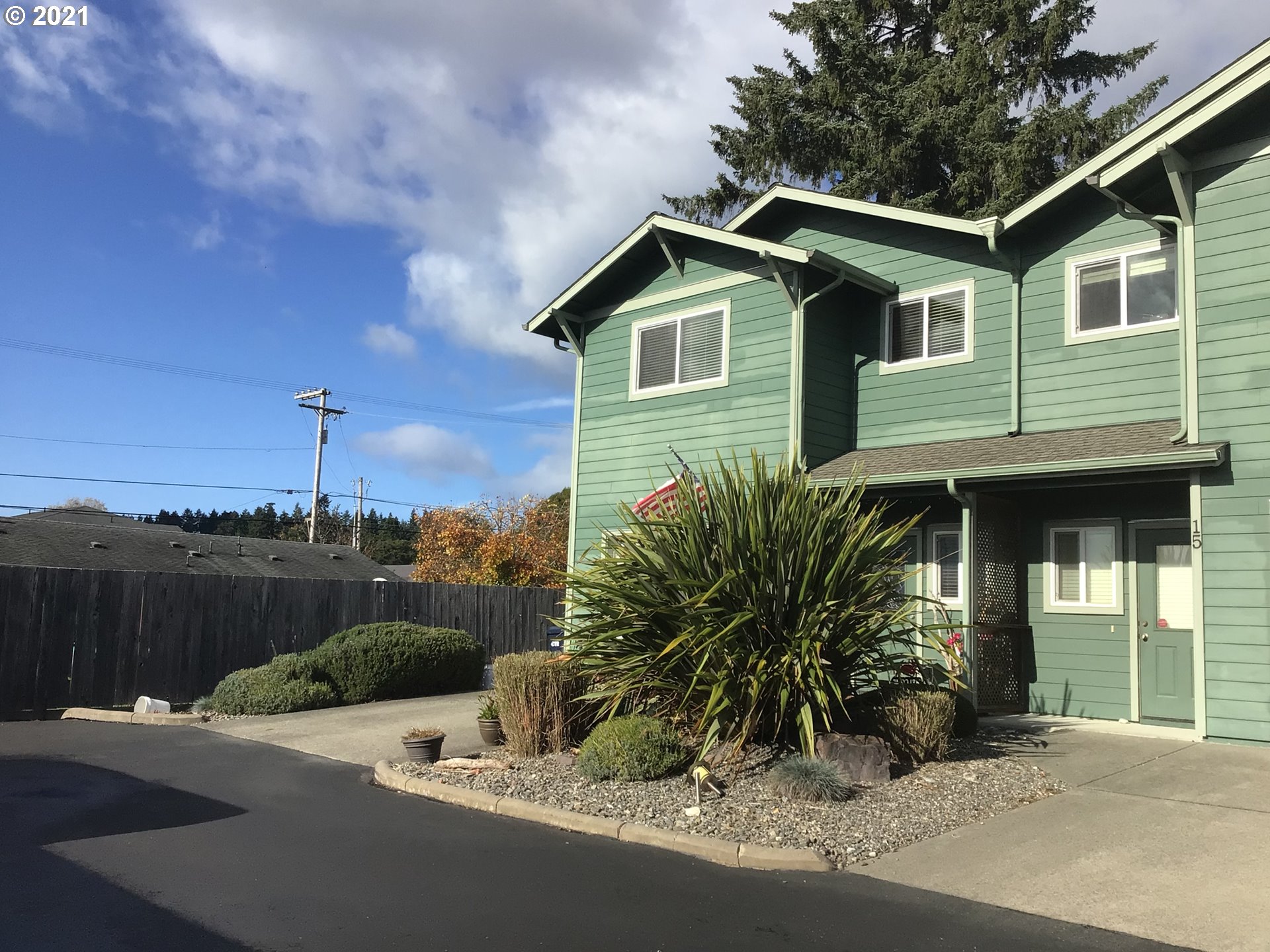 815 Old County Road, Unit 16 Brookings, OR 97415 - Photo 2 of 19 Gallery Image 2