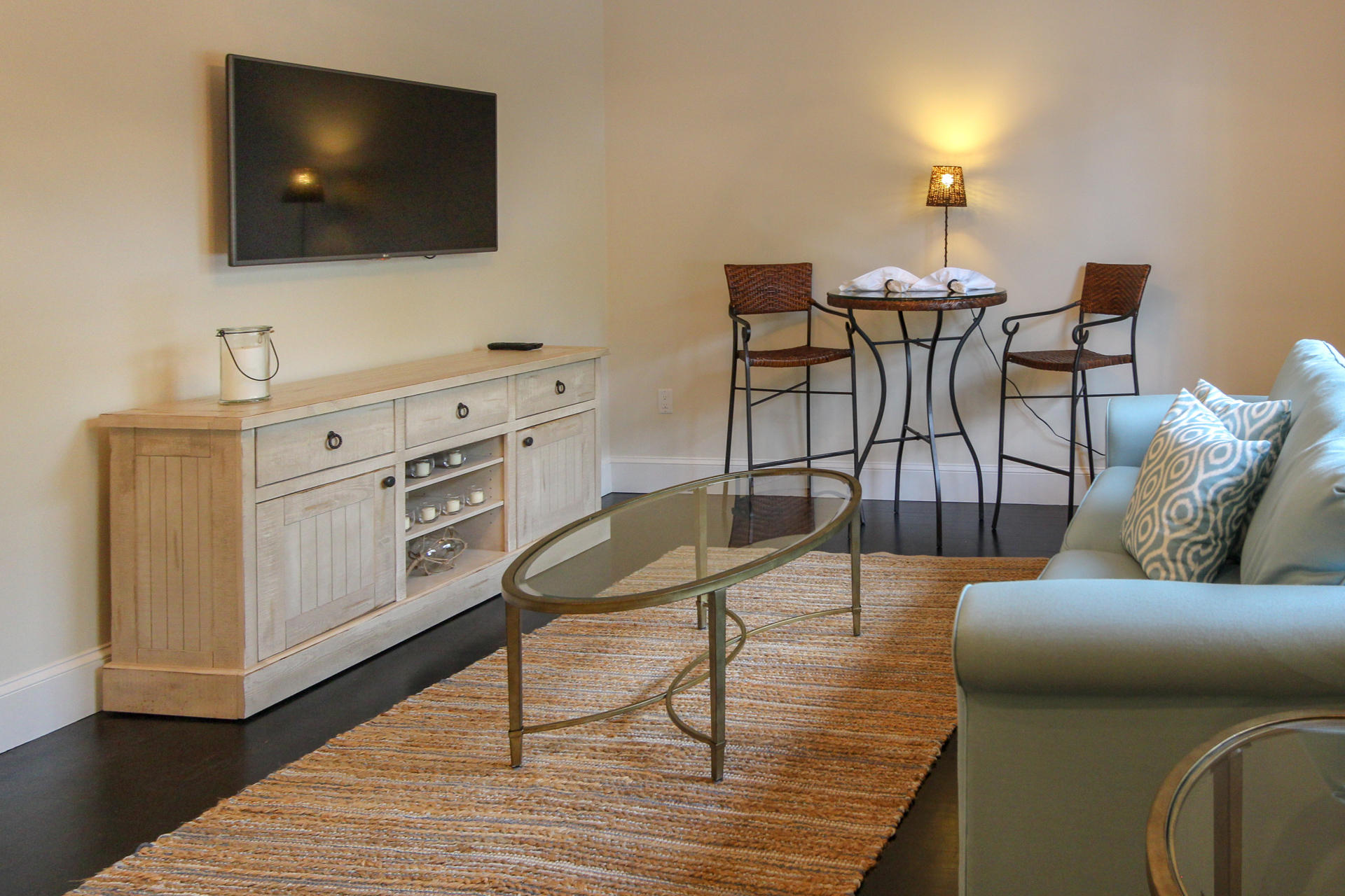 68 Winter Street, Unit 5 Edgartown, MA 02539 - Photo 3 of 7 68Winter-LivingArea2-1