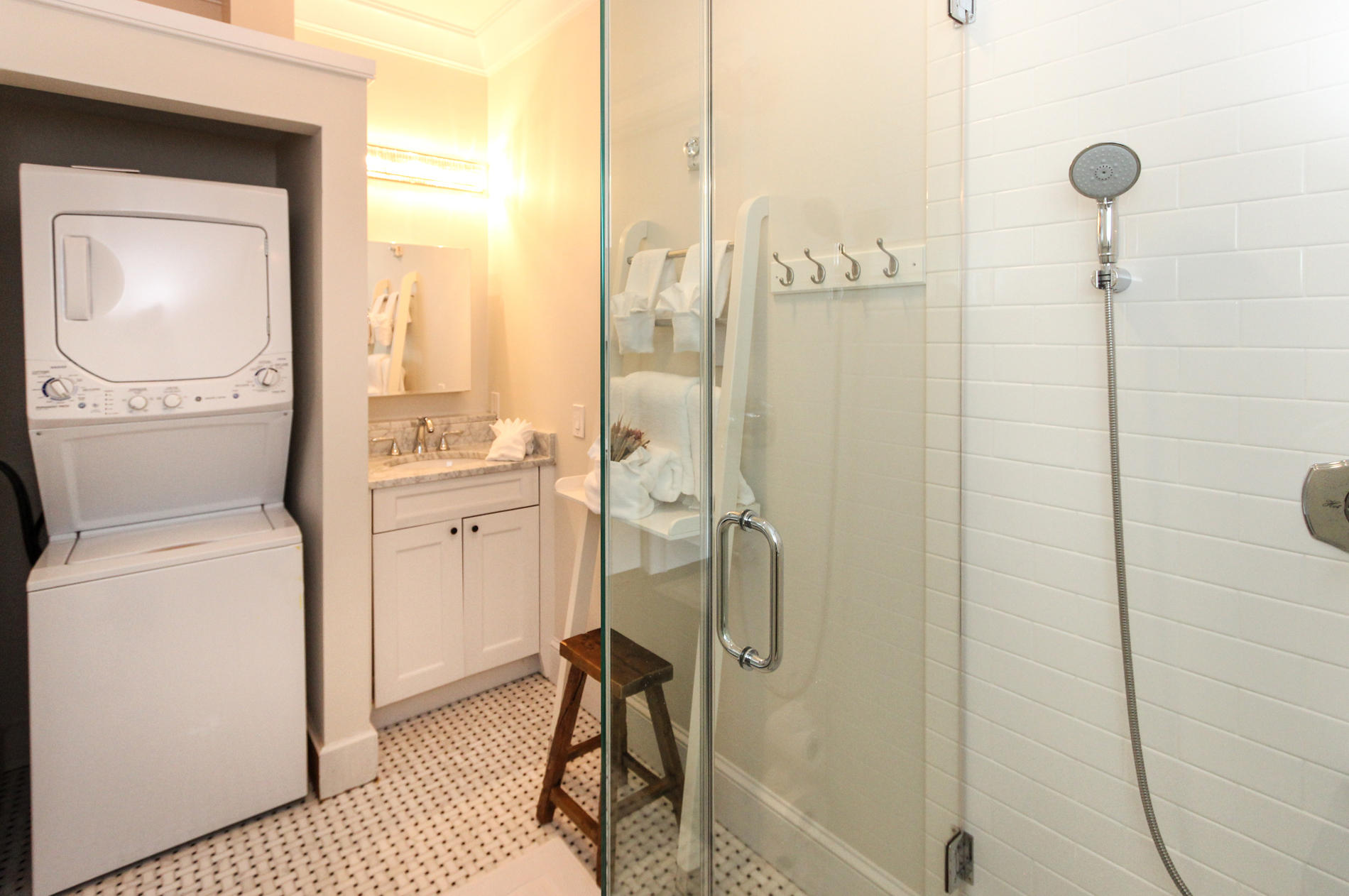 68 Winter Street, Unit 5 Edgartown, MA 02539 - Photo 6 of 7 68 Winter-Bathroom2-5