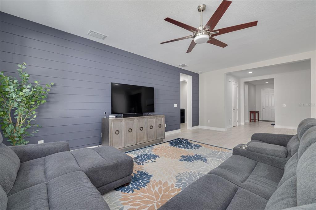 1468 Keystone Ridge Circle Tarpon Springs, FL 34688 - Photo 8 of 40