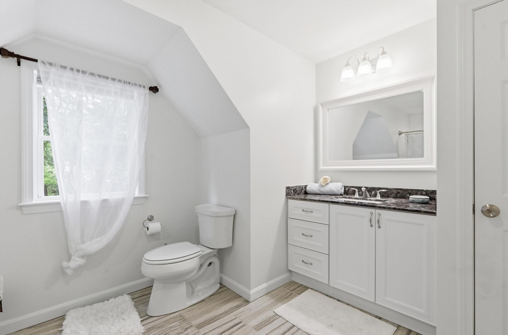 73 Wareham Street Middleboro, MA 02346 - Photo 20 of 37