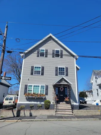 $2,700 | 20 Symonds Street, Unit 1, Salem, MA 01970