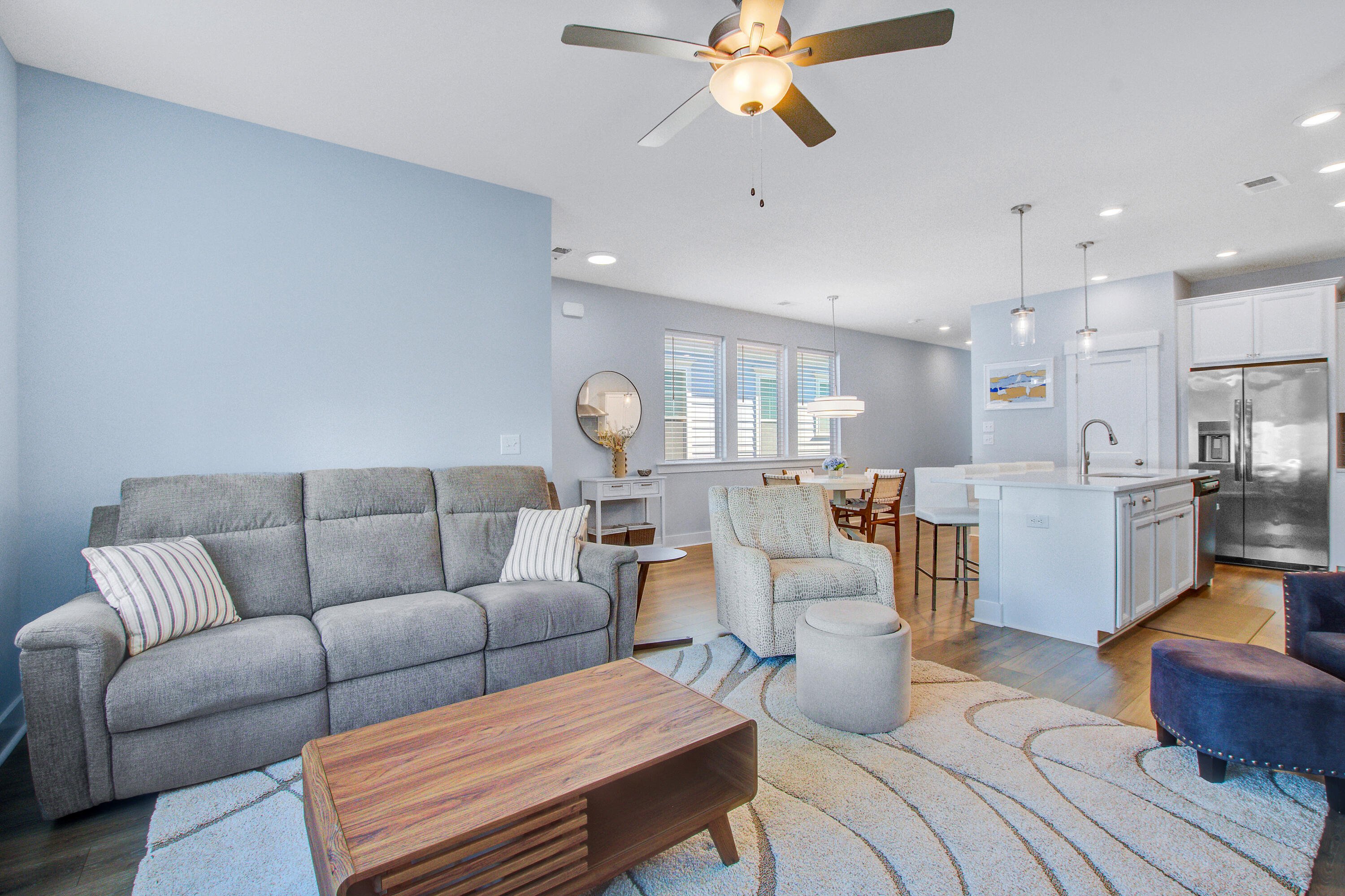655 Blueway Avenue Summerville, SC 29486 - Photo 12 of 39 Living Room