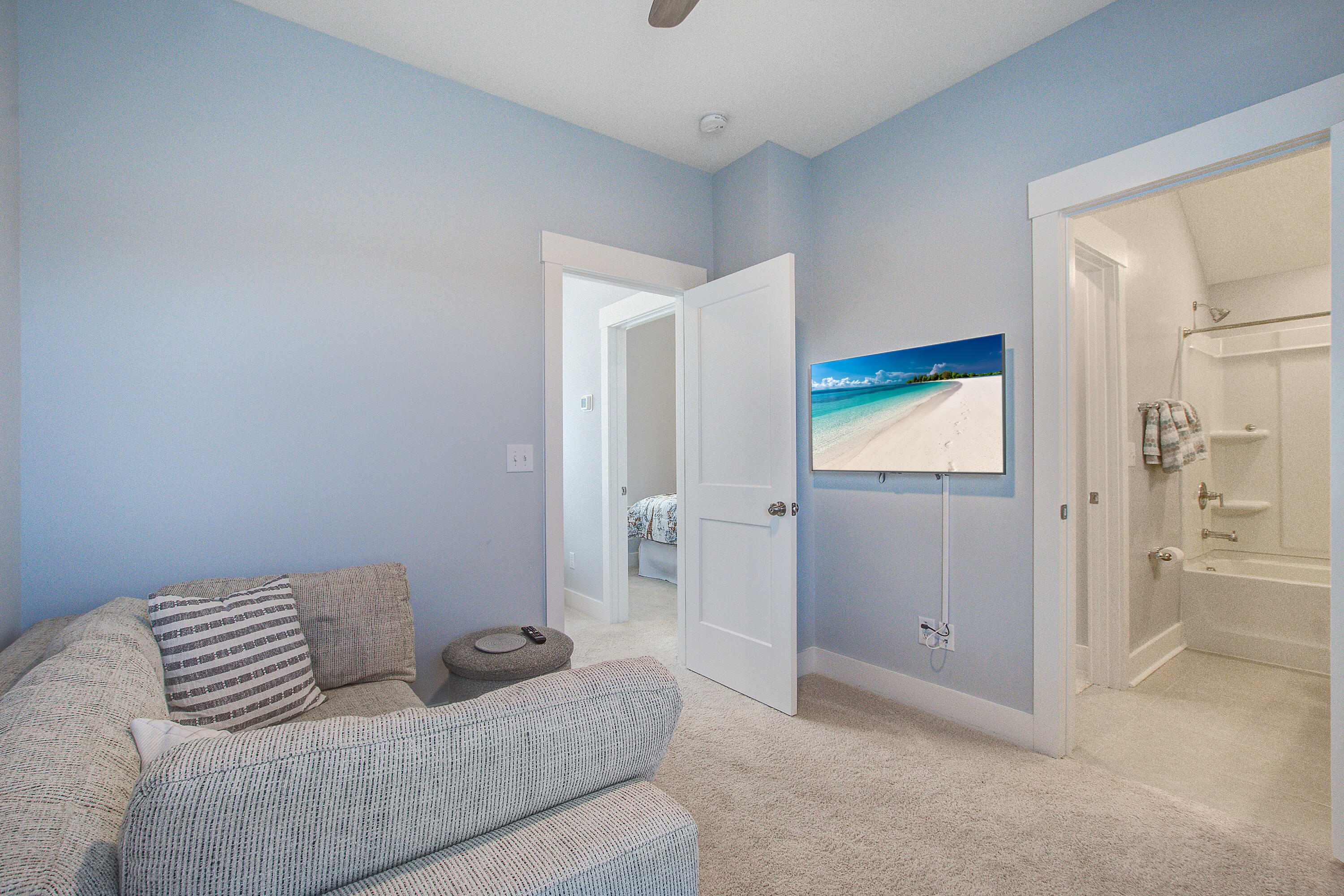 655 Blueway Avenue Summerville, SC 29486 - Photo 24 of 39 Bedroom 3