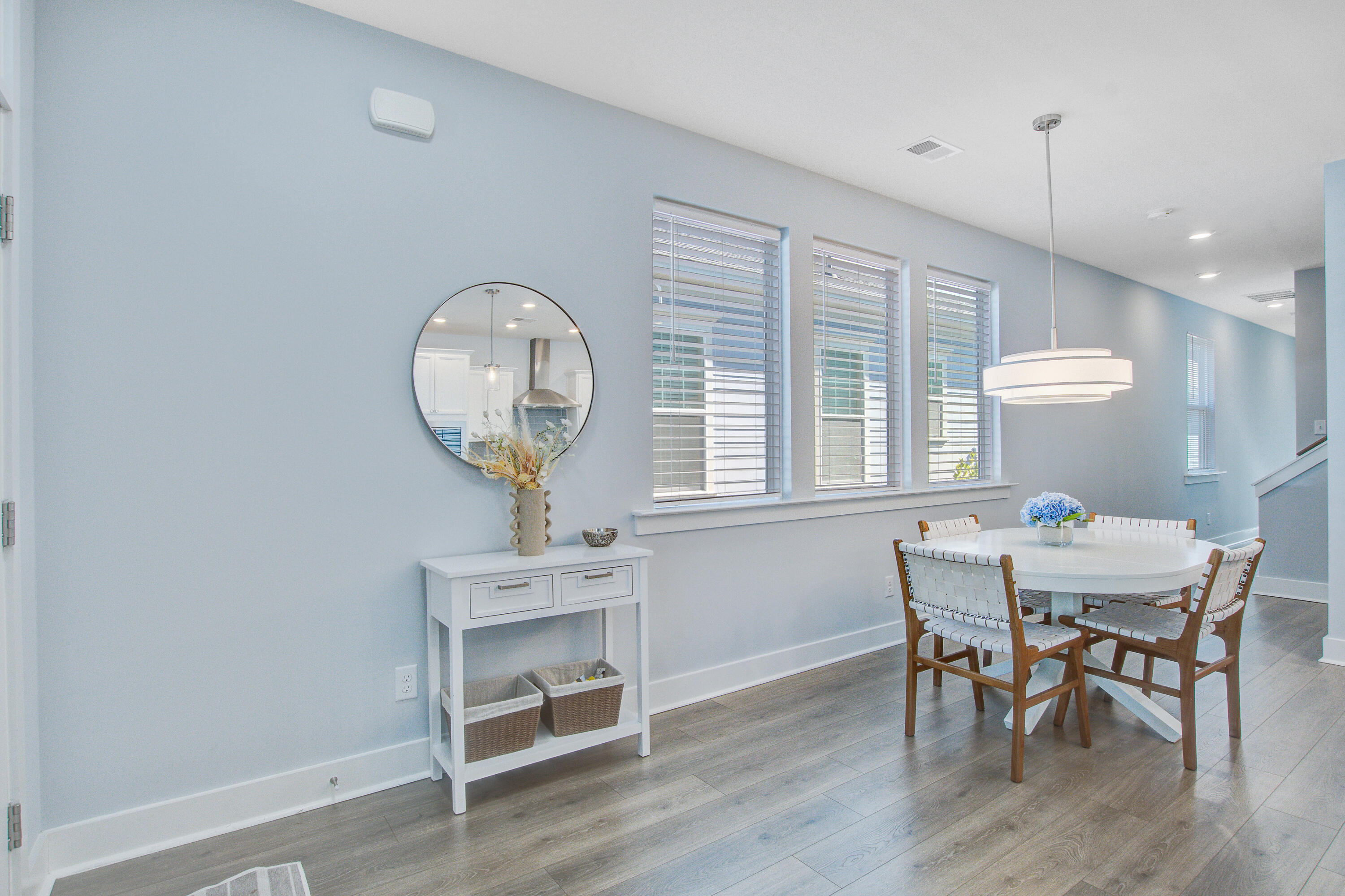 655 Blueway Avenue Summerville, SC 29486 - Photo 7 of 39 Foyer