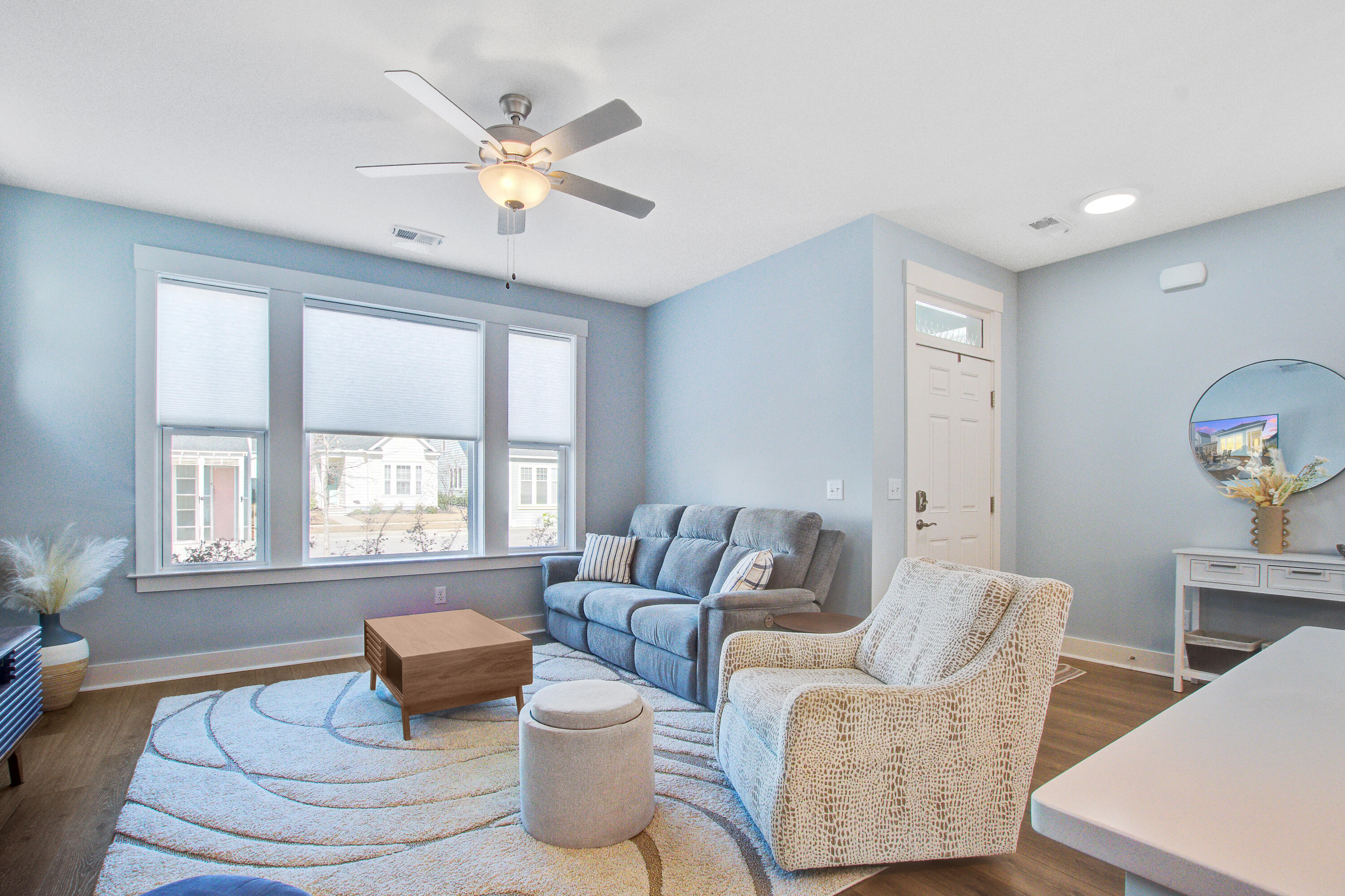 655 Blueway Avenue Summerville, SC 29486 - Photo 10 of 39 Living Room